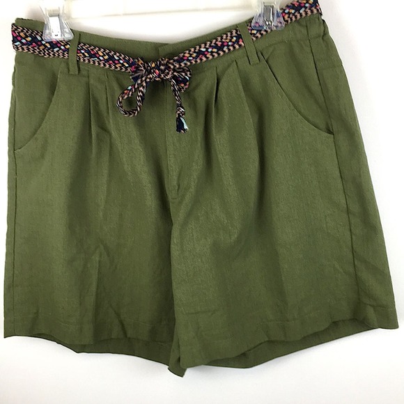 Woman's olive green shorts size XL - Picture 1 of 3